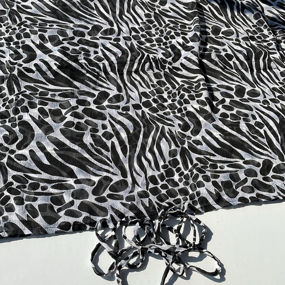 Women’s Cover up - Picture 6 of 6